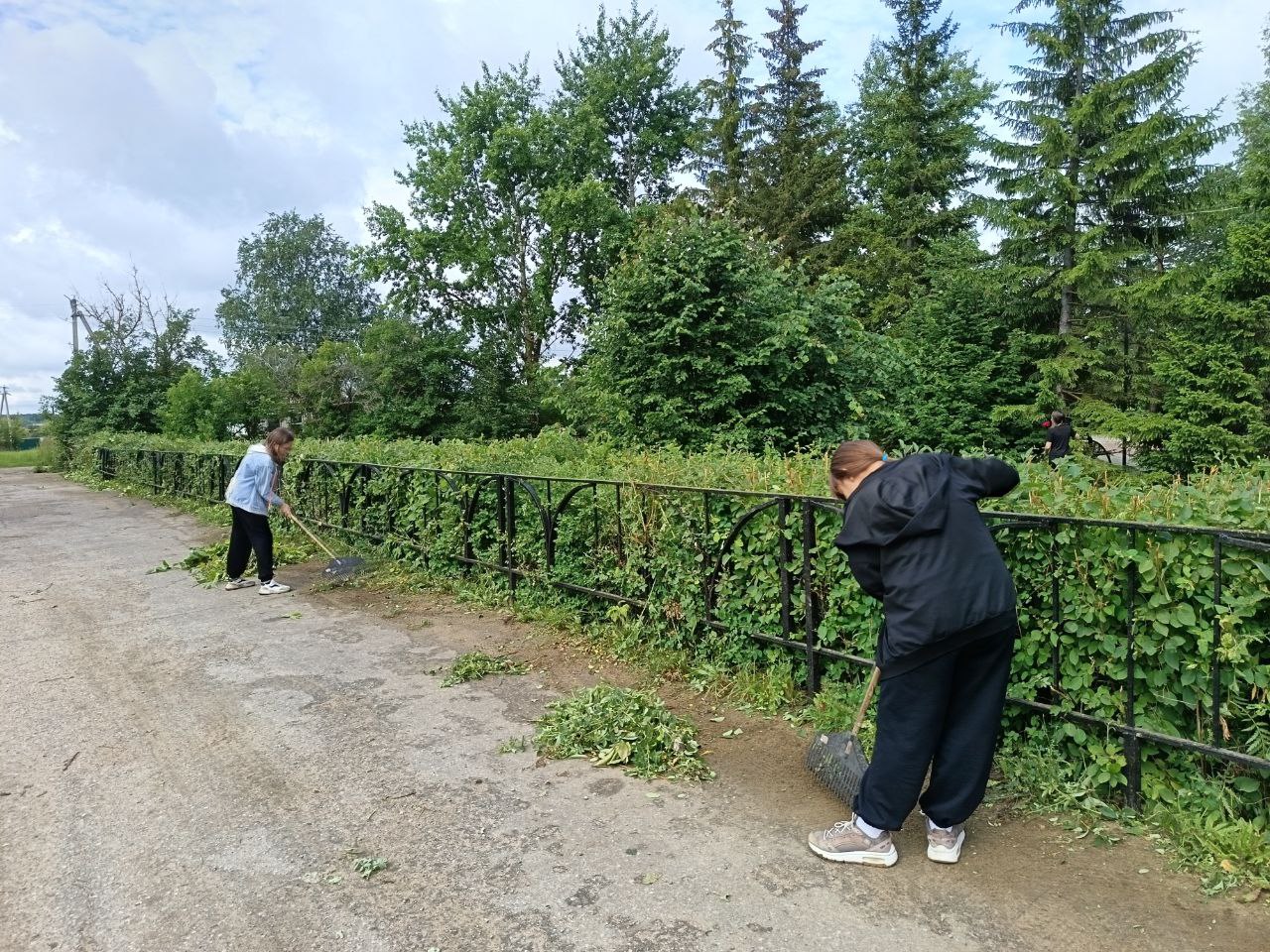 Уборка территории.